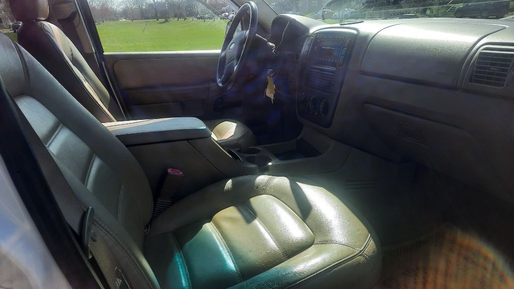 2002 Ford Explorer Image 6