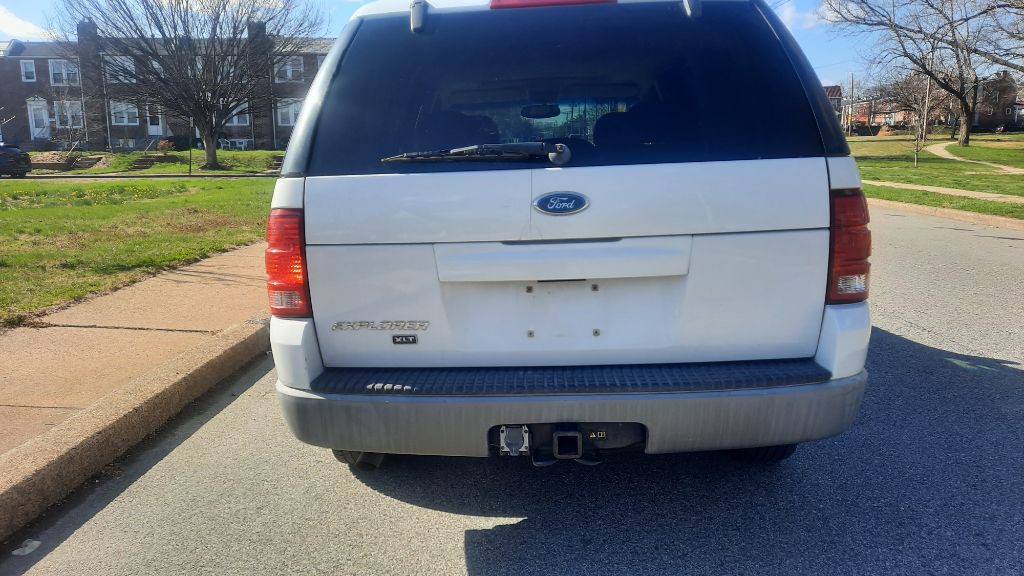 2002 Ford Explorer Image 8