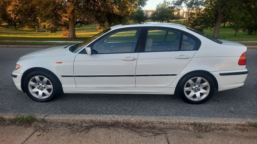 2003 BMW 3 Series Image 1