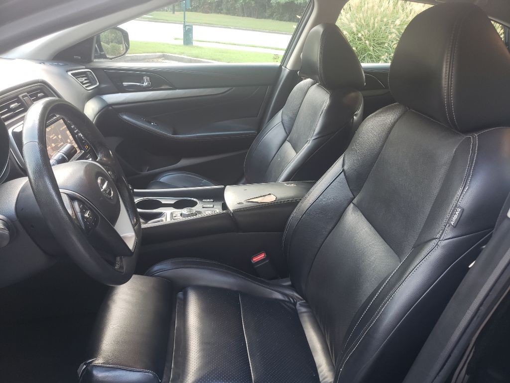 2017 Nissan Maxima Image 10