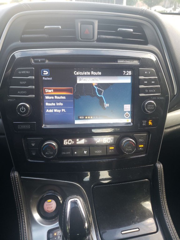 2017 Nissan Maxima Image 11