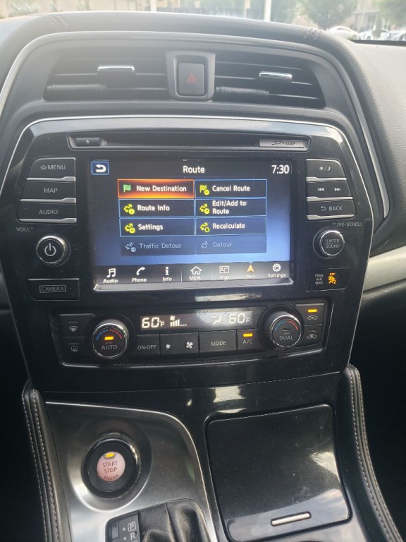 2017 Nissan Maxima Image 18