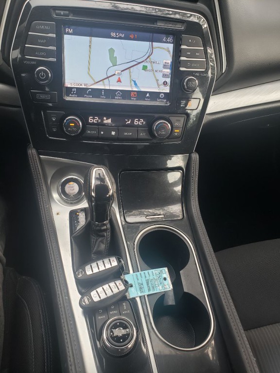 2017 Nissan Maxima Image 4