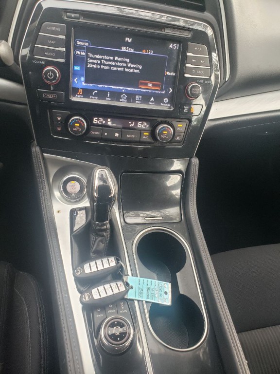 2017 Nissan Maxima Image 16