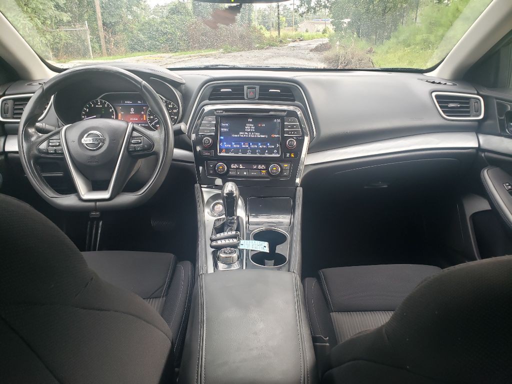 2017 Nissan Maxima Image 11