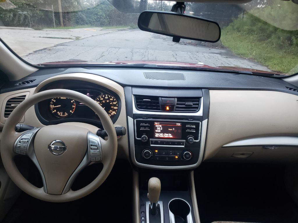 2016 Nissan Altima Image 8