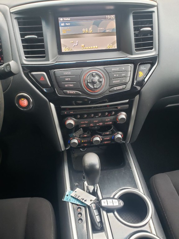 2014 Nissan Pathfinder Image 6