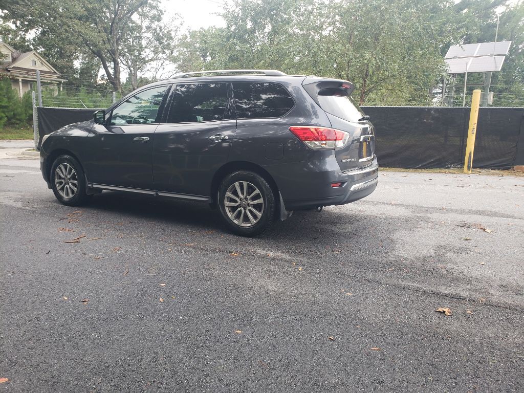 2014 Nissan Pathfinder Image 16