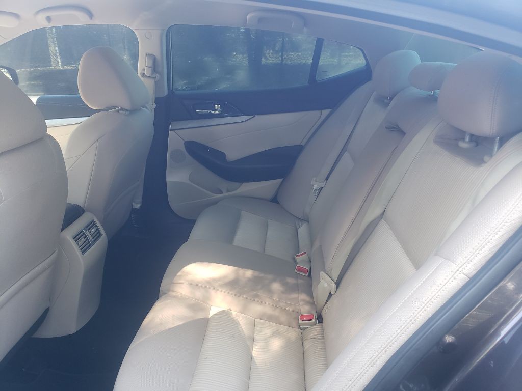 2016 Nissan Maxima Image 6