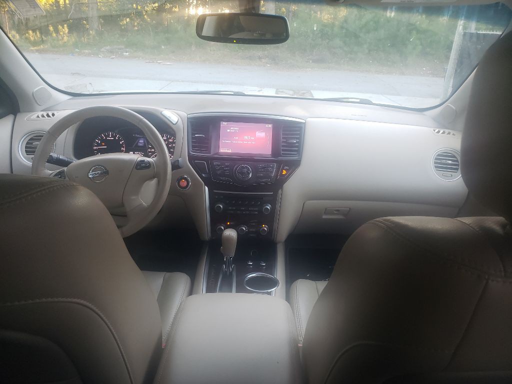 2014 Nissan Pathfinder Image 10