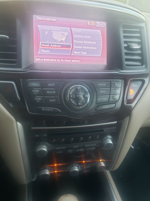 2014 Nissan Pathfinder Image 18