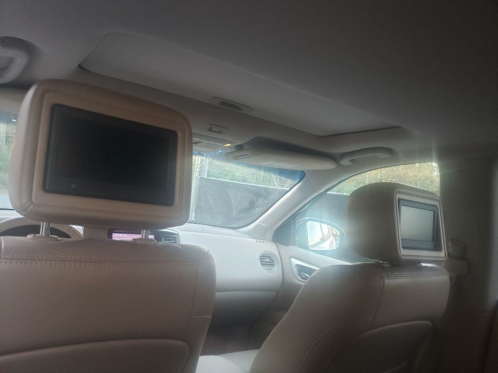 2014 Nissan Pathfinder Image 24