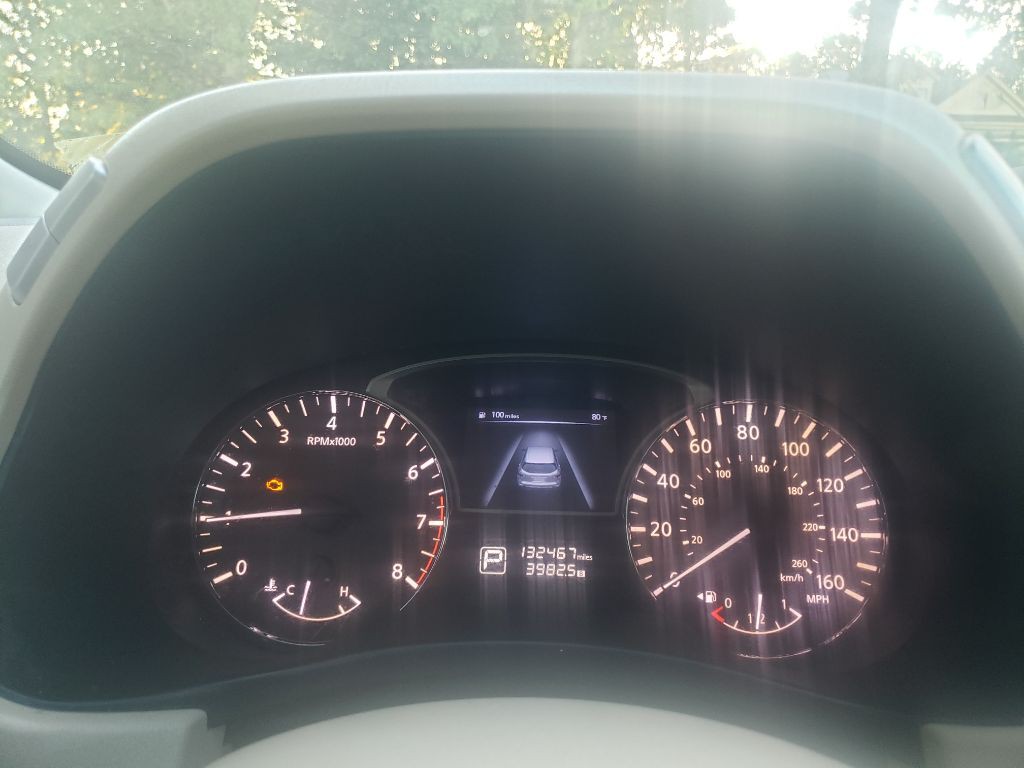 2014 Nissan Pathfinder Image 2