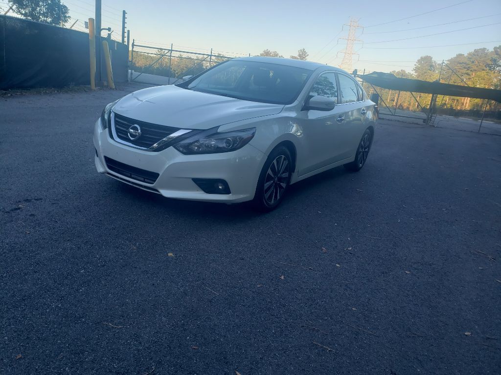 2017 Nissan Altima Image 3