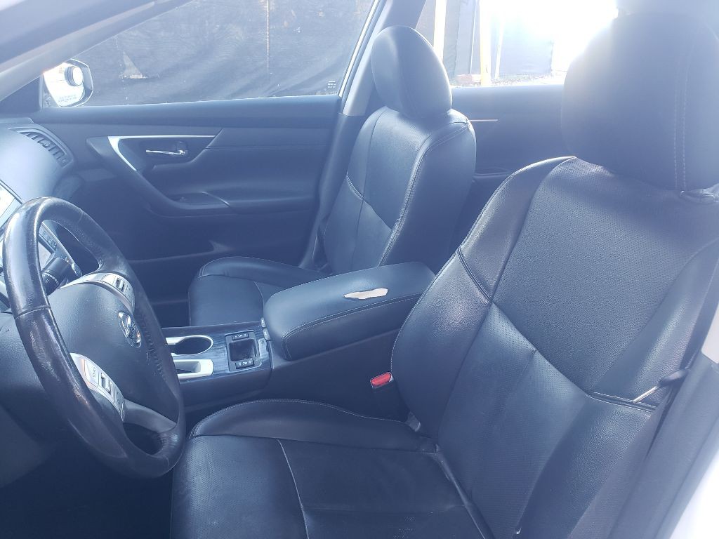 2017 Nissan Altima Image 4