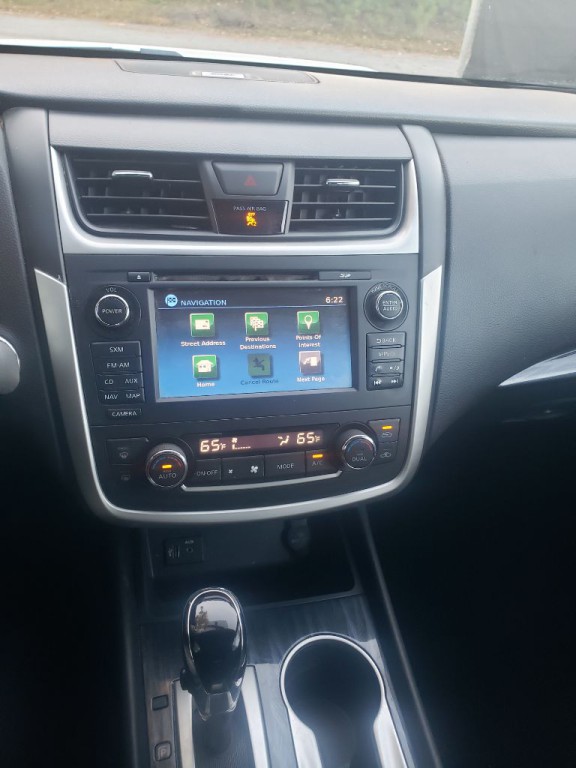 2017 Nissan Altima Image 14