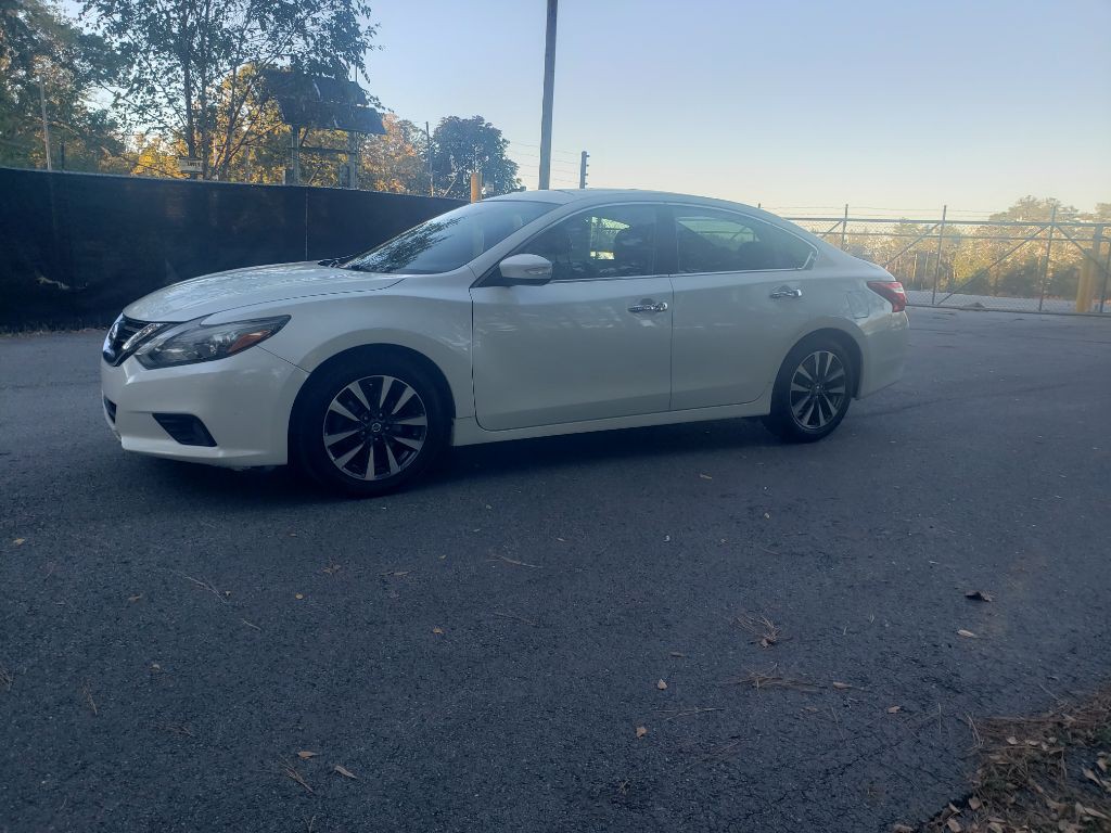 2017 Nissan Altima Image 25