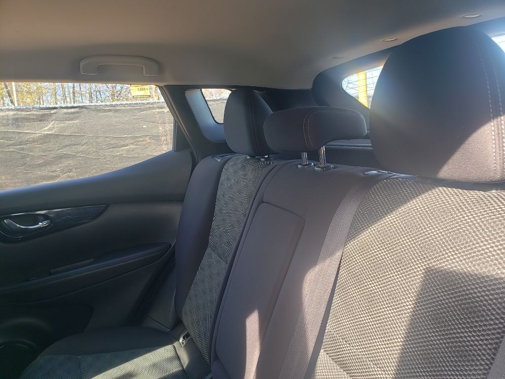 2018 Nissan Rogue Image 22