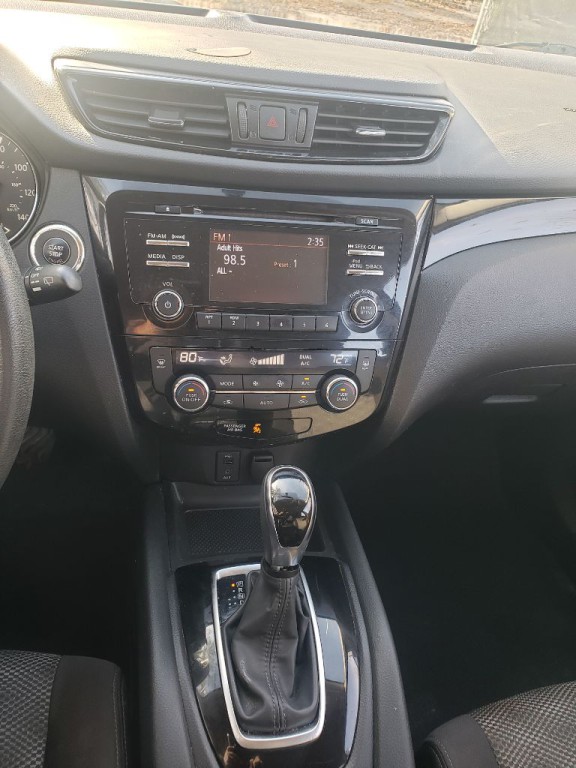 2018 Nissan Rogue Image 23