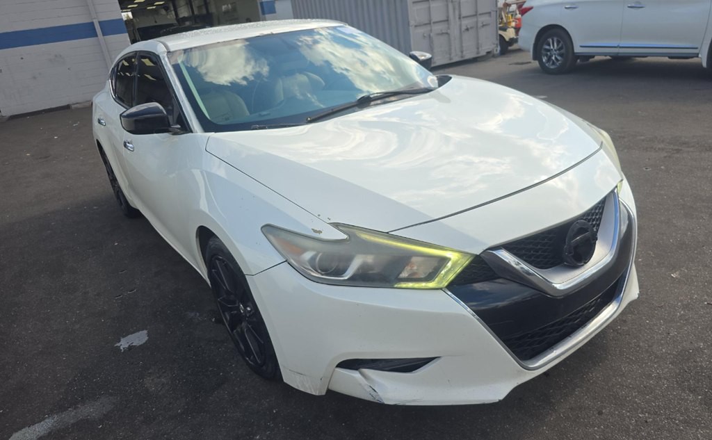 2017 Nissan Maxima Image 1