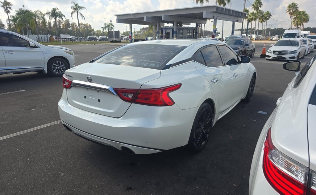 2017 Nissan Maxima Image 5