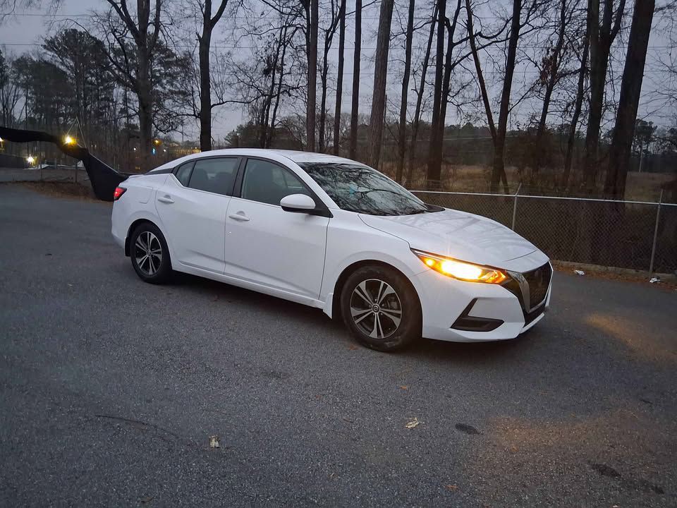 2021 Nissan Sentra Image 1