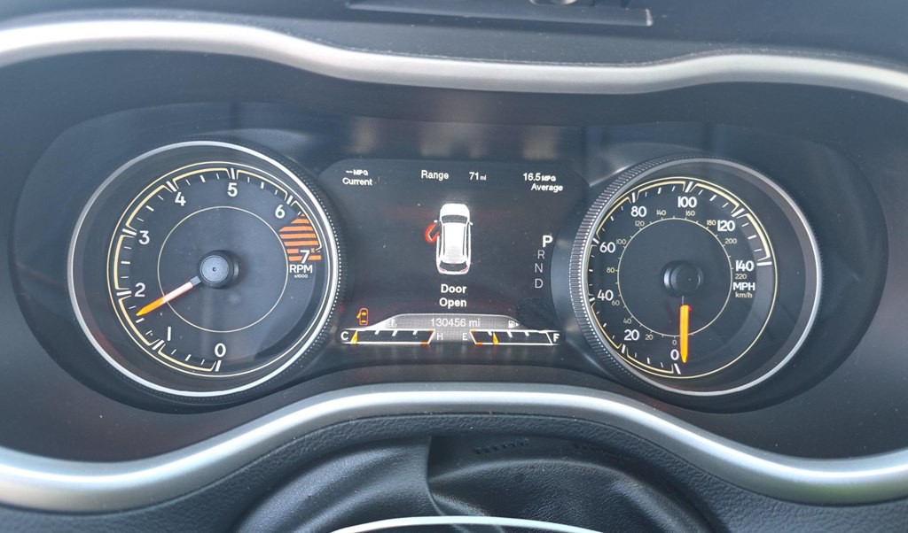 2016 Jeep Cherokee Image 2