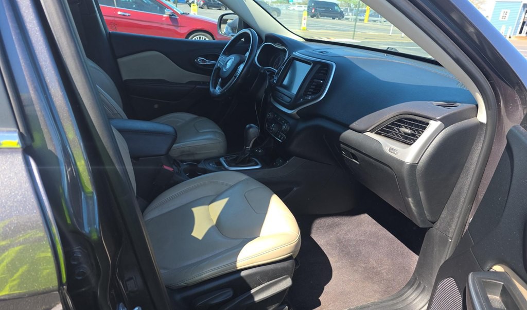 2016 Jeep Cherokee Image 4