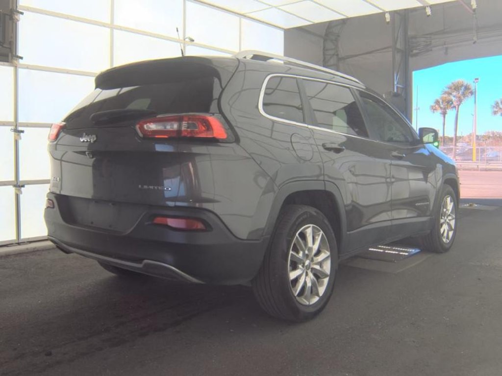 2016 Jeep Cherokee Image 9