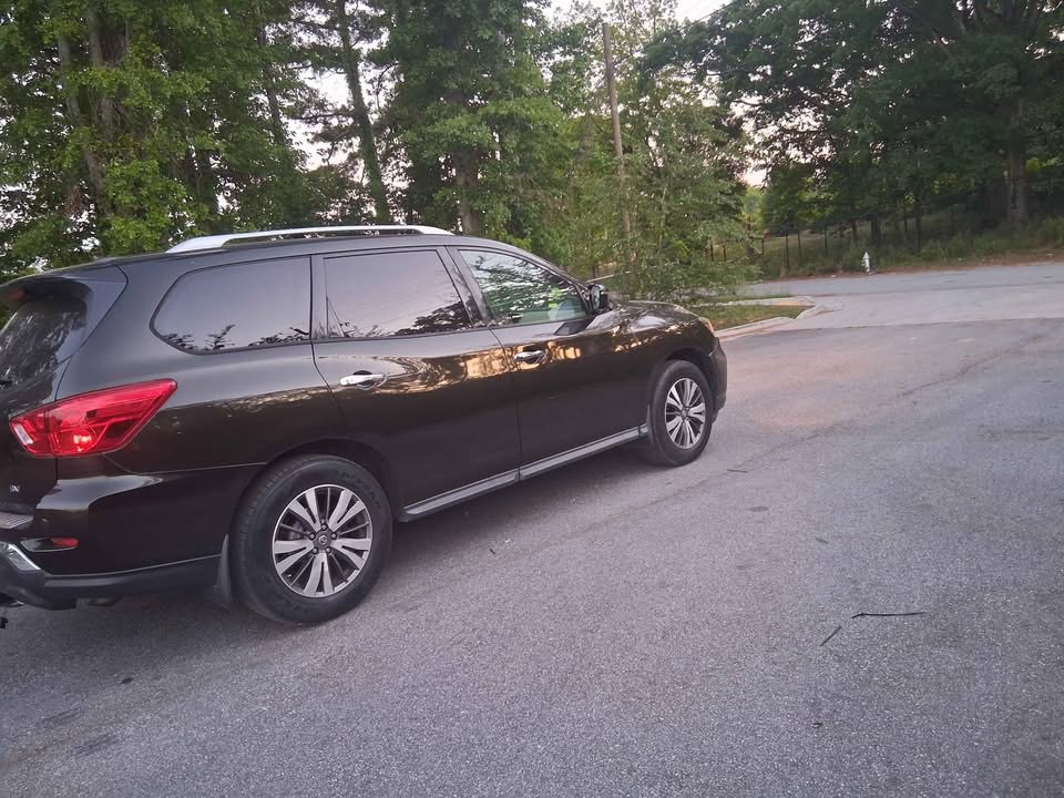 2017 Nissan Pathfinder Image 8