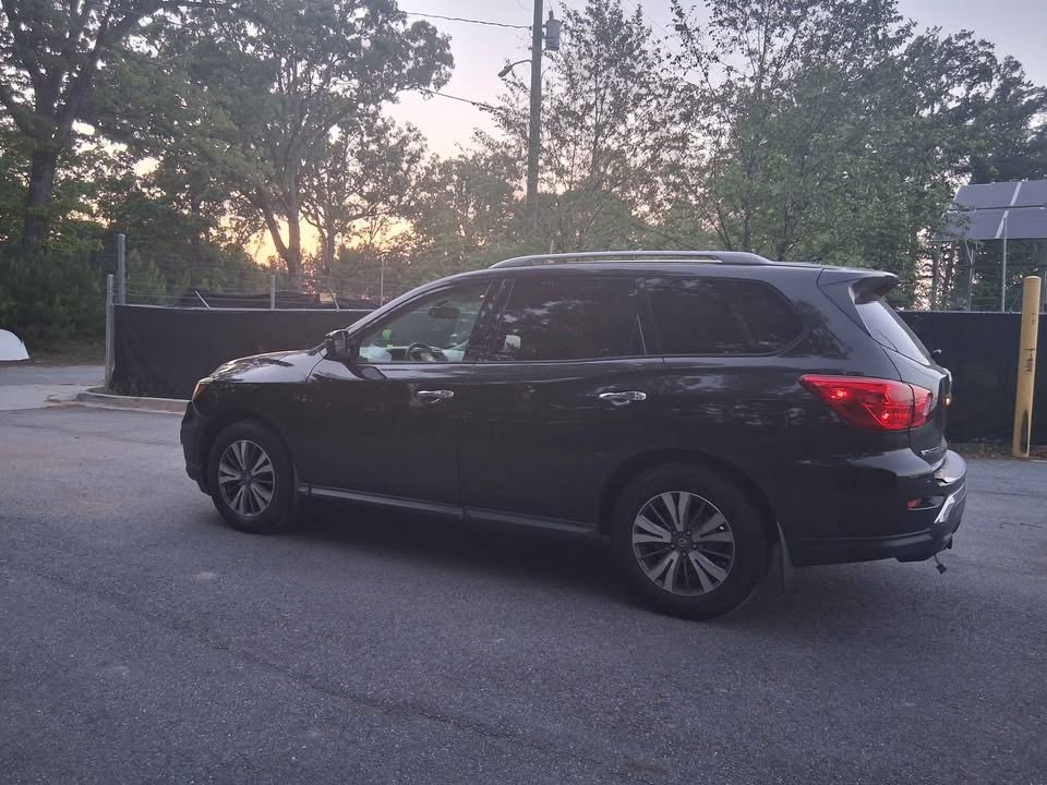 2017 Nissan Pathfinder Image 9