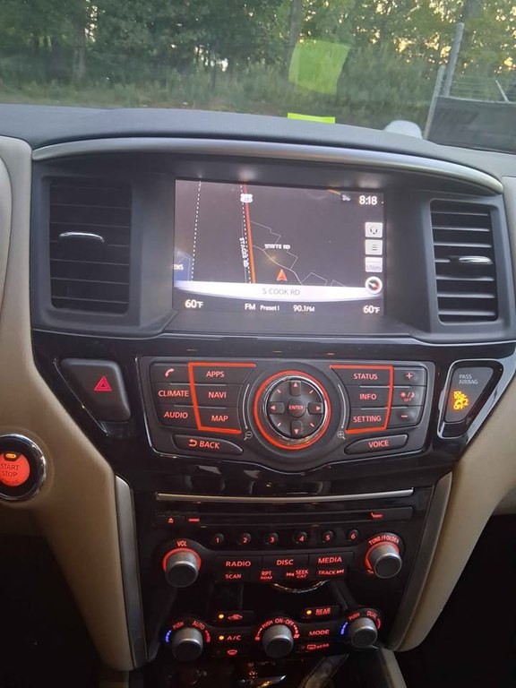 2017 Nissan Pathfinder Image 17