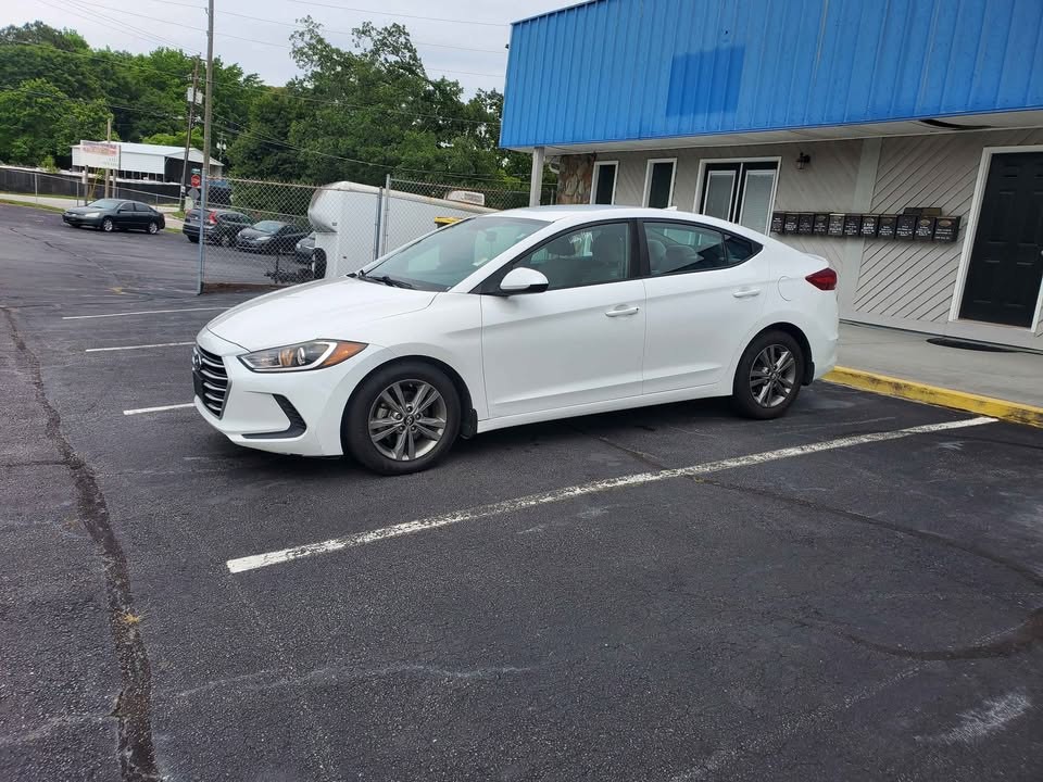 2018 Hyundai Elantra Image 3