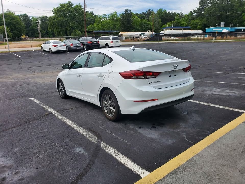 2018 Hyundai Elantra Image 9