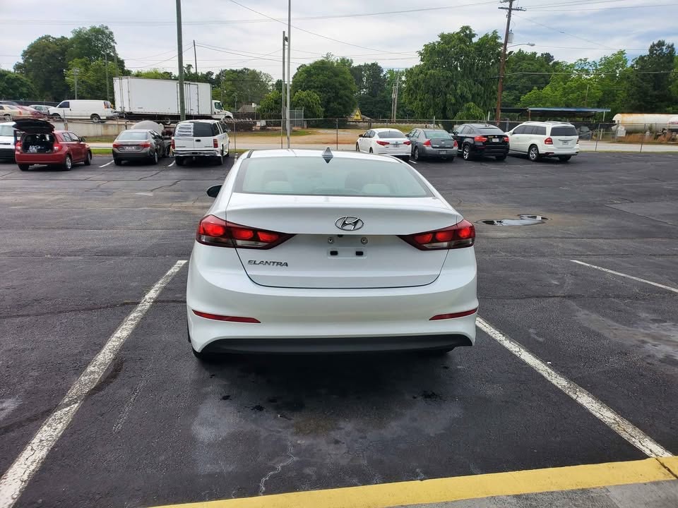 2018 Hyundai Elantra Image 16