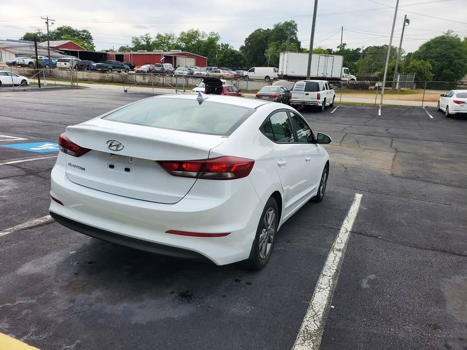 2018 Hyundai Elantra Image 18