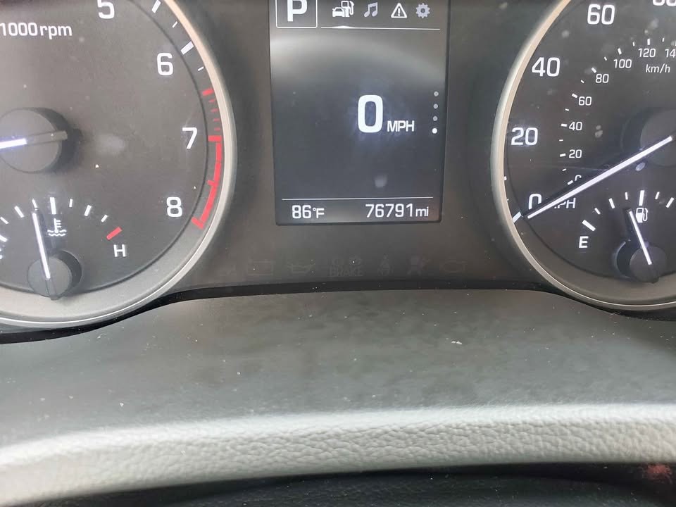 2018 Hyundai Elantra Image 2