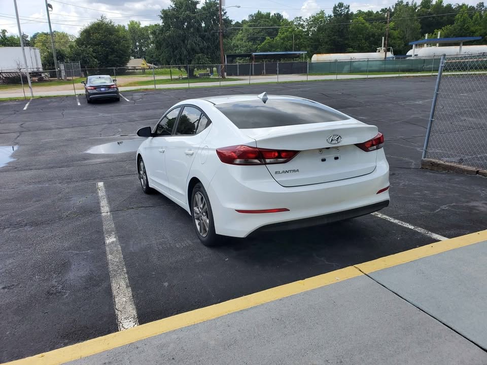 2018 Hyundai Elantra Image 5