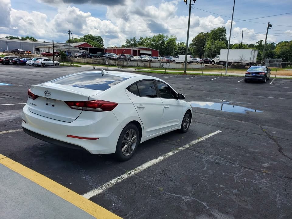 2018 Hyundai Elantra Image 8