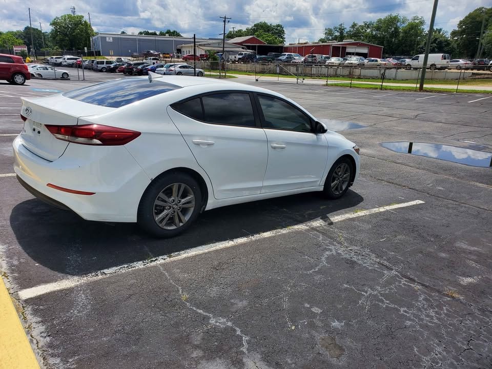 2018 Hyundai Elantra Image 9