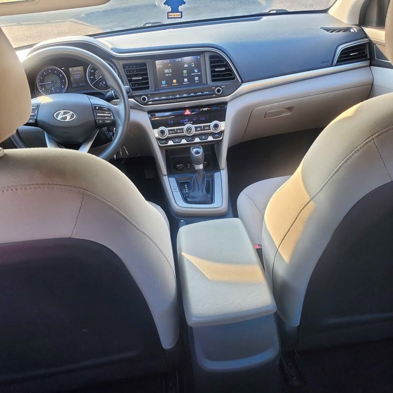 2020 Hyundai Elantra Image 17