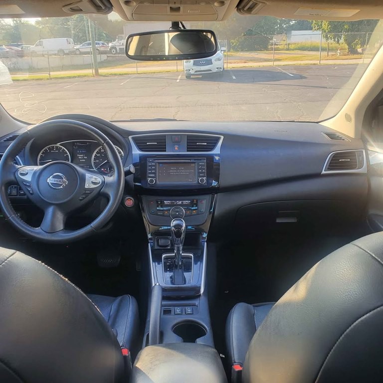 2016 Nissan Sentra Image 9