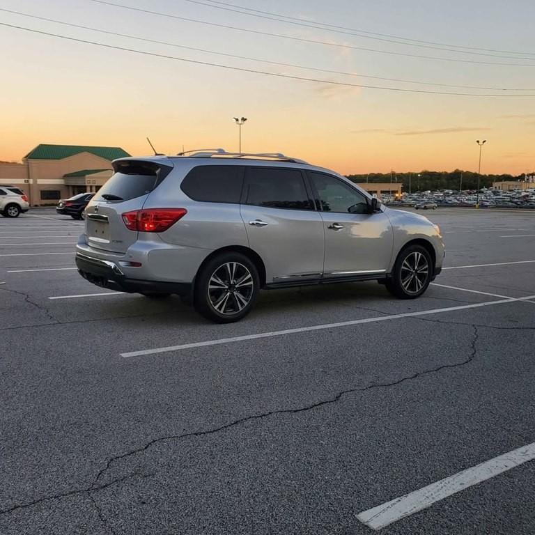 2017 Nissan Pathfinder Image 12