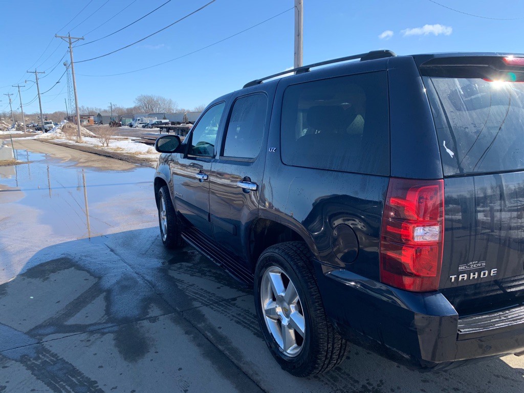2007 Chevrolet Tahoe Image 2