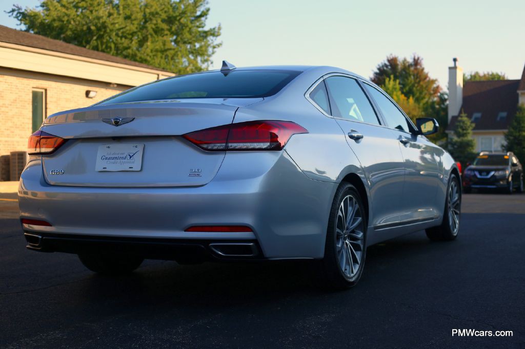 2017 Genesis G80 Image 8