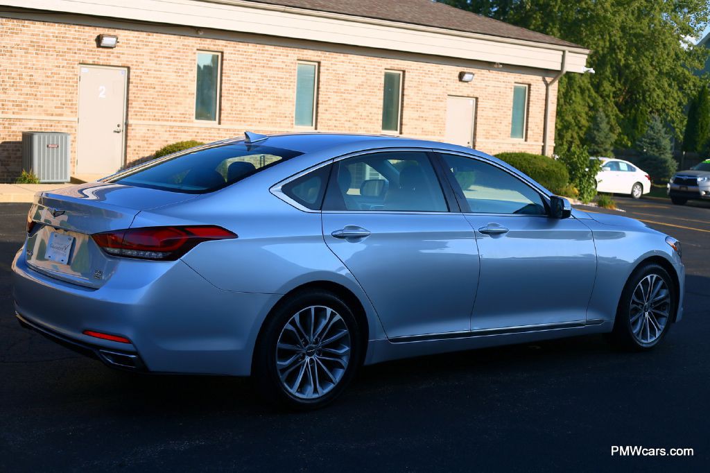 2017 Genesis G80 Image 9