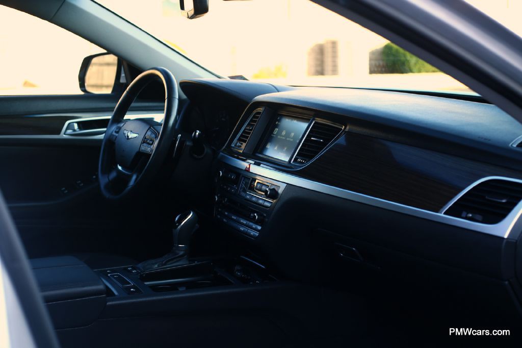 2017 Genesis G80 Image 18