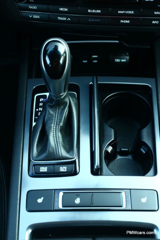 2017 Genesis G80 Image 38