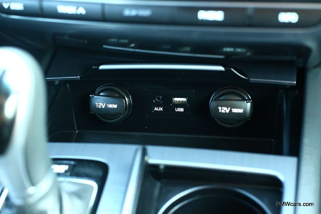 2017 Genesis G80 Image 39
