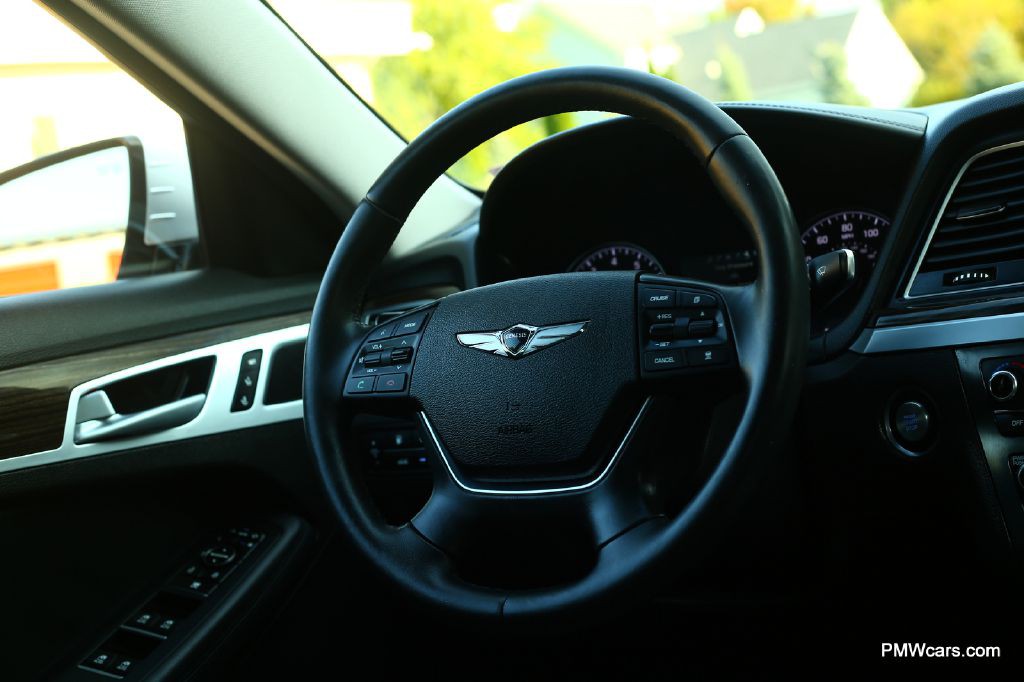 2017 Genesis G80 Image 42